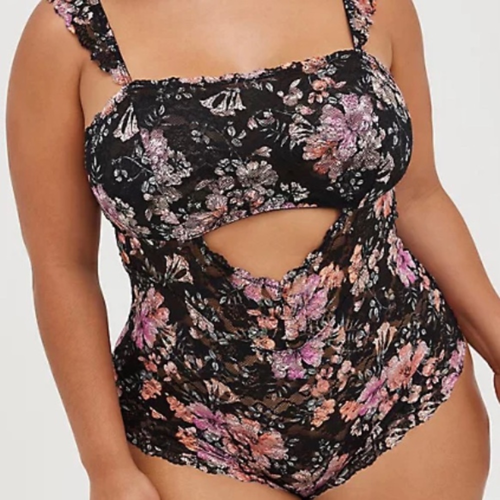 LACE FRONT CUTOUT BODYSUIT - FLORAL Size 1